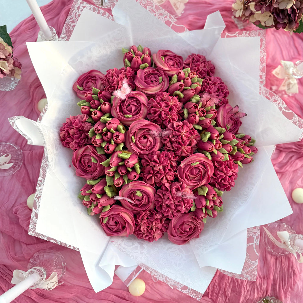 Berry Kiss Bouquet
