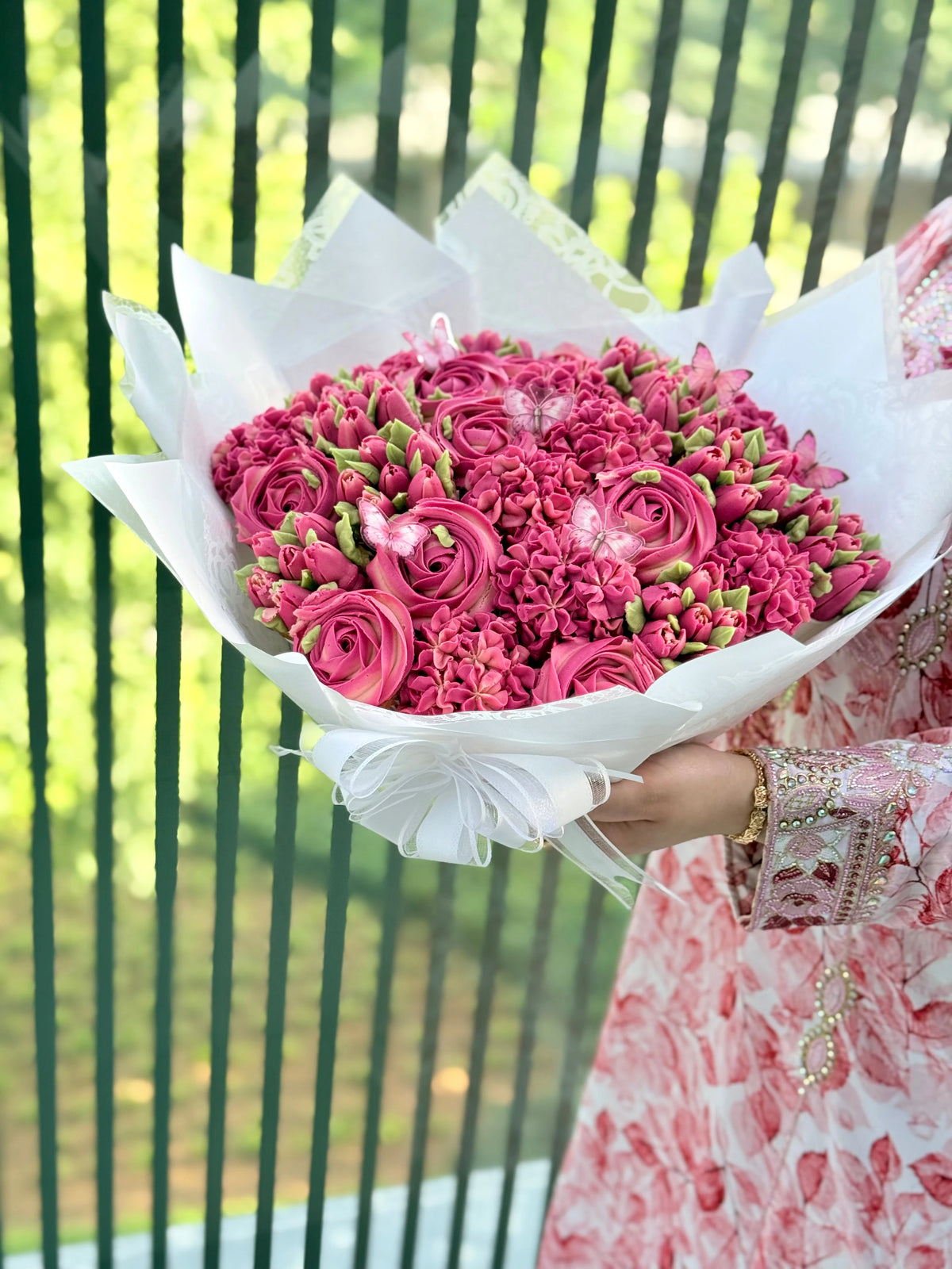 Berry Kiss Bouquet